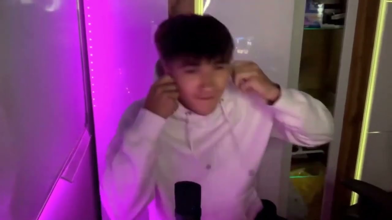 Kapi33 tańczy u Sagiego na live
