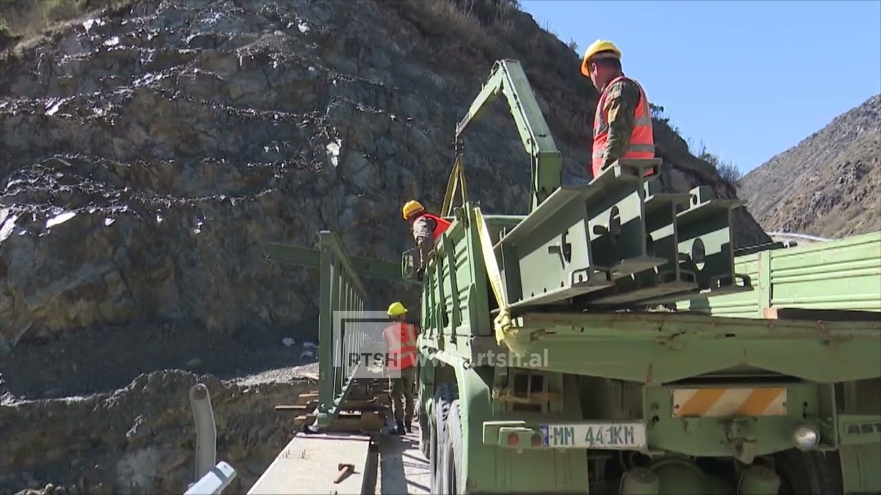Nis vendosja e urës  tip “Bailey“ në Gjinikas të Maliqit, e para u dëmtua nga reshjet e dimrit