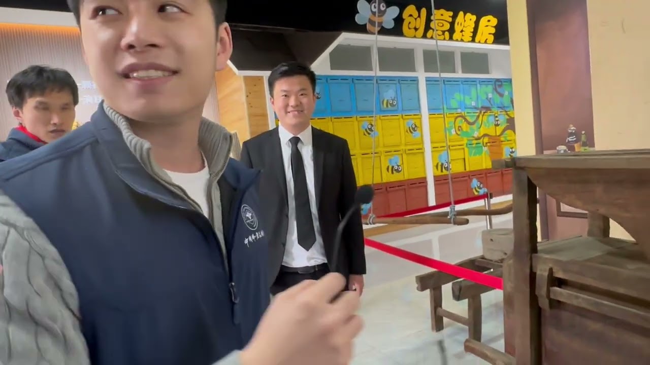 Info für LAVES: Ganz China imkert auf einem (1) Brutraum