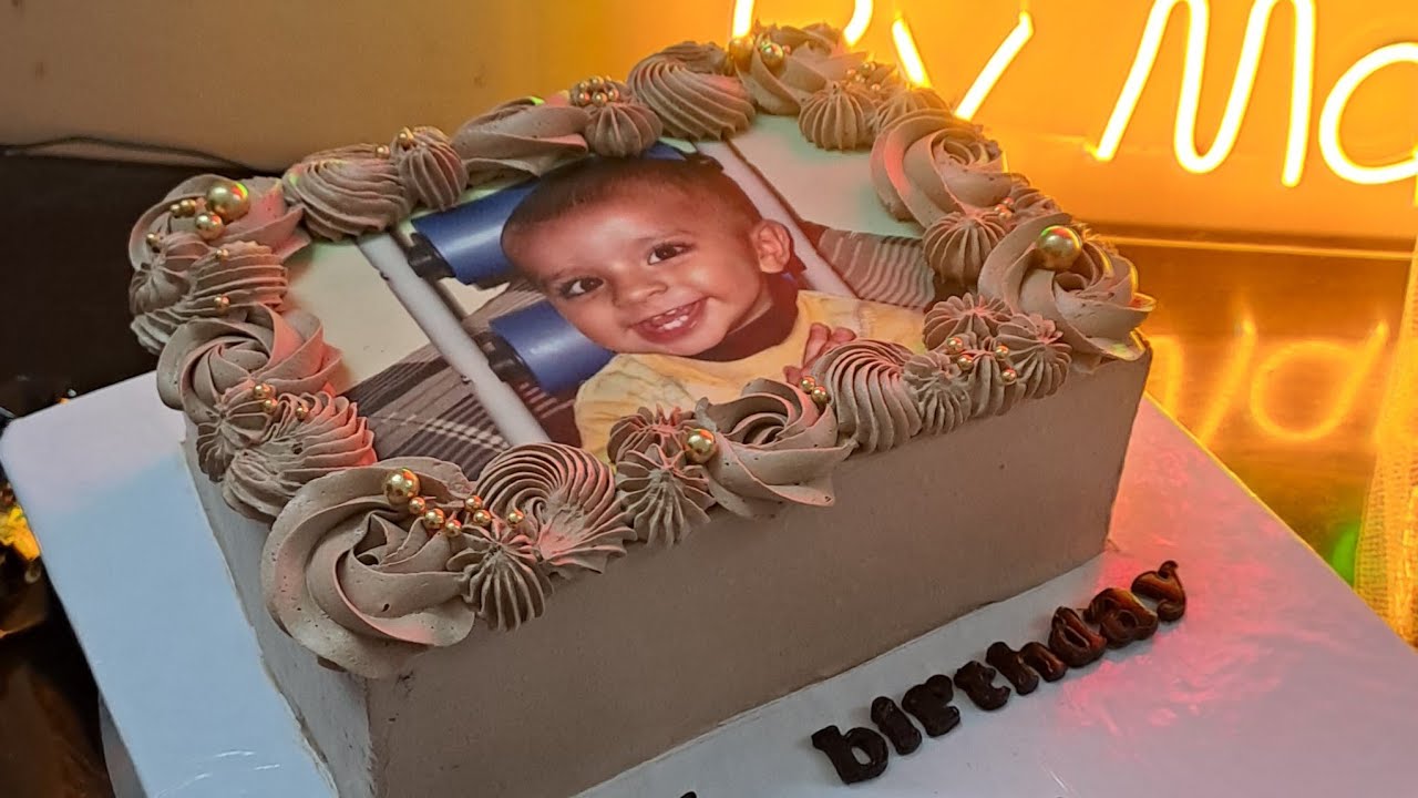 How i mannage this order🙃. First time edible pic cake bnaya