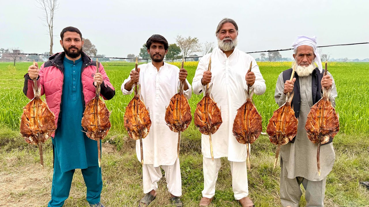 Fish Sajji Recipe, Farmhouse Py Banai Fish Ki Sajji | Sindh Famous Fish Recipe | Fish BBQ | Mubarak