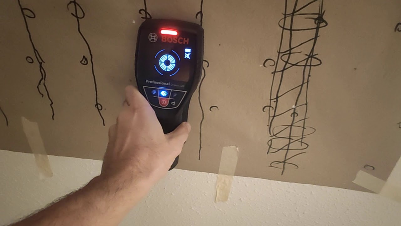 Bosch D-tect 120 findet Eisenträger in Stahlbetondecke