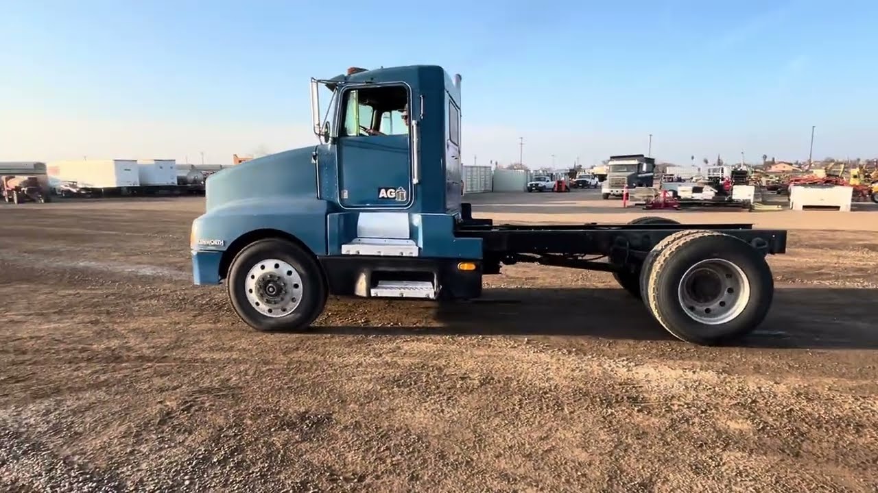 1988 Kenworth T600A S/A Cab & Chassis Truck