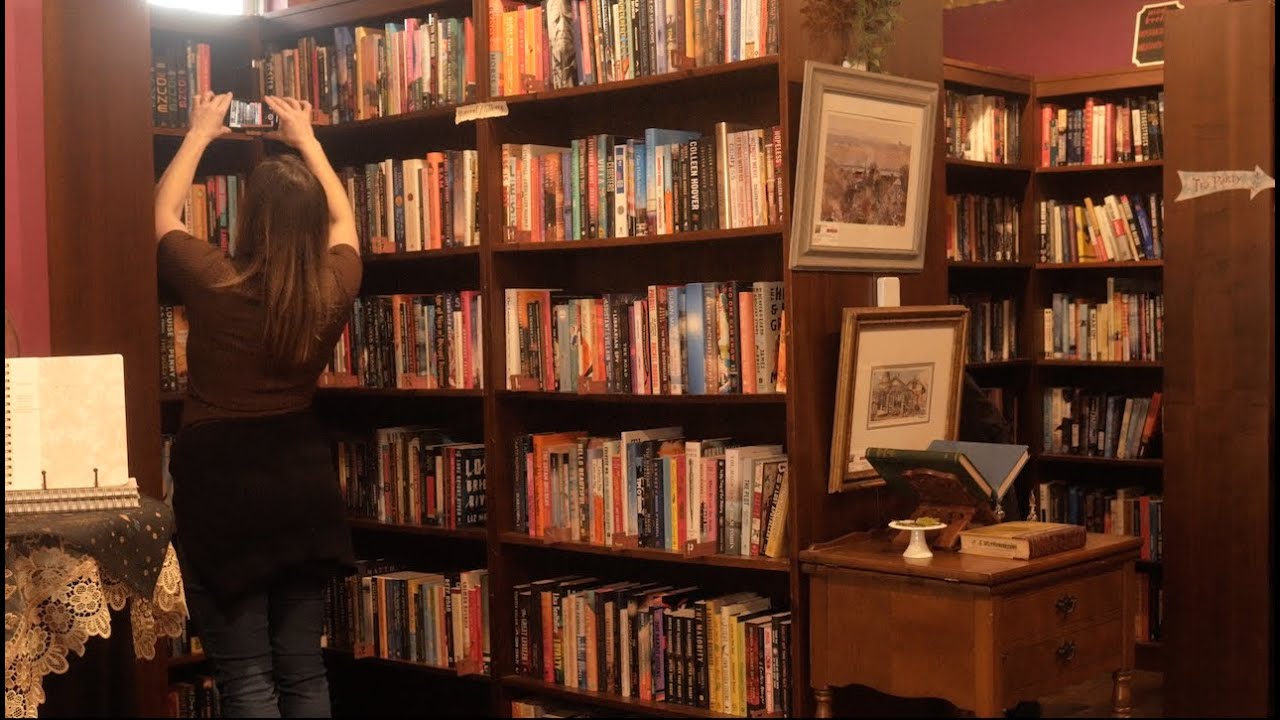 ASMR — Расслабляющий поход в книжный магазин — Softly Spoken
