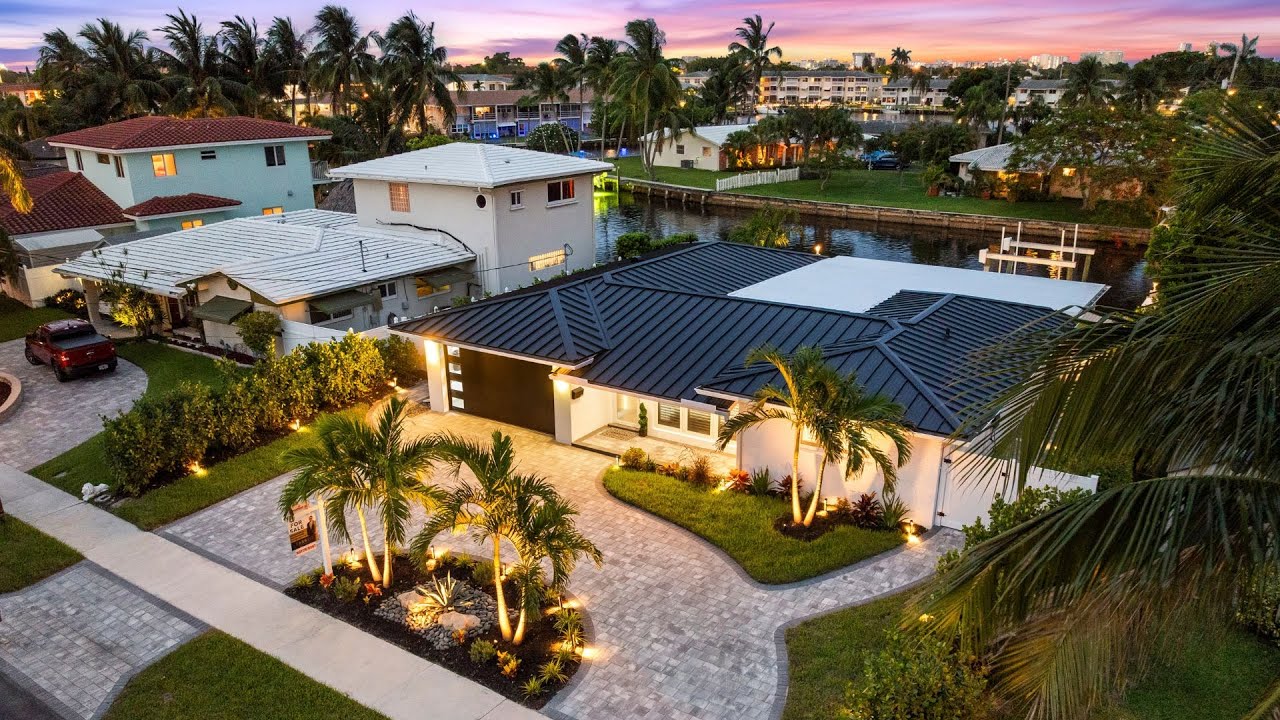 The Ultimate Florida Waterfront Luxury Living /// 258 SE 3rd Ter