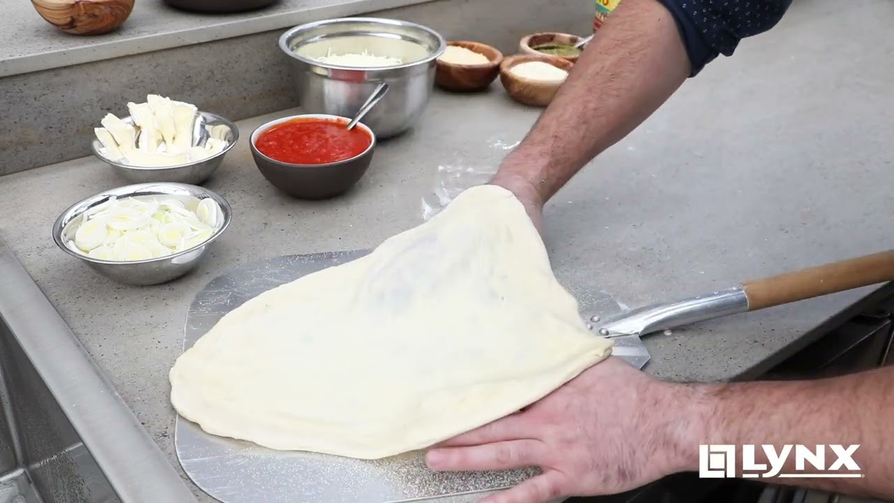 Lynx - Chef Andres Dangond baking BPL Pizza with Napoli Oven