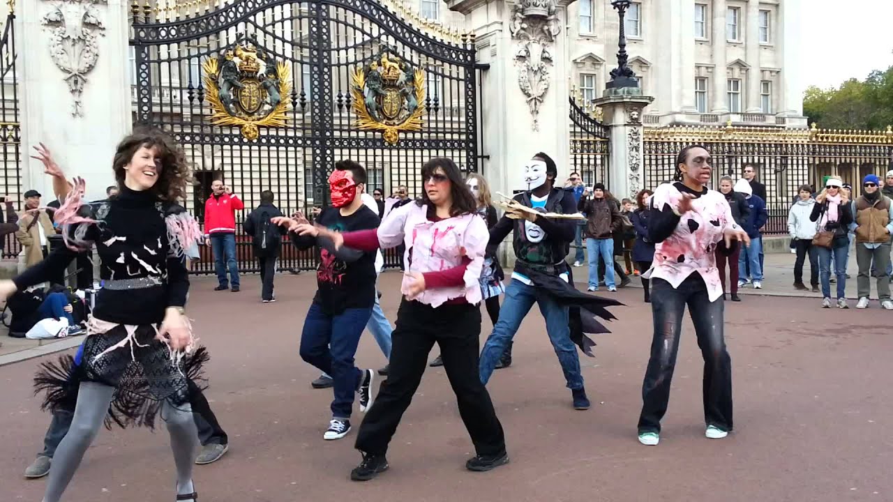 Thriller flashmob @ Buckingham Palace