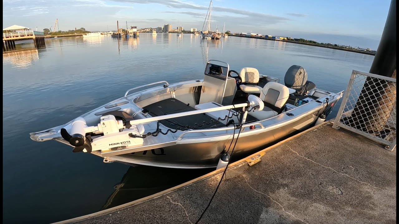 Quintrex 440 Renegade - Stewart's new boat - Brisbane River - 4K