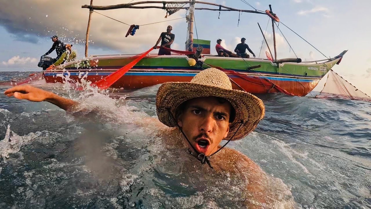 مغامرات الهجوم على سرب الاسماك بإستخدام اقدم و اغرب طرق الصيد بعرض المحيط الهندي جزيرة سريلانكا 🇱🇰