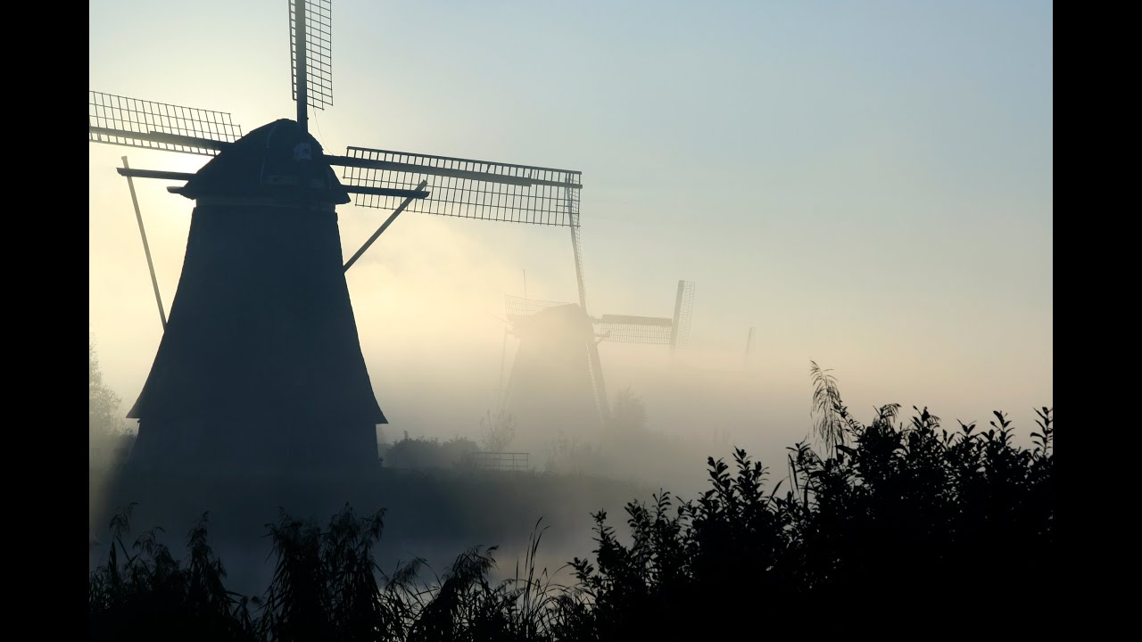 HOLLAND: Kinderdijk - Windmills in winter