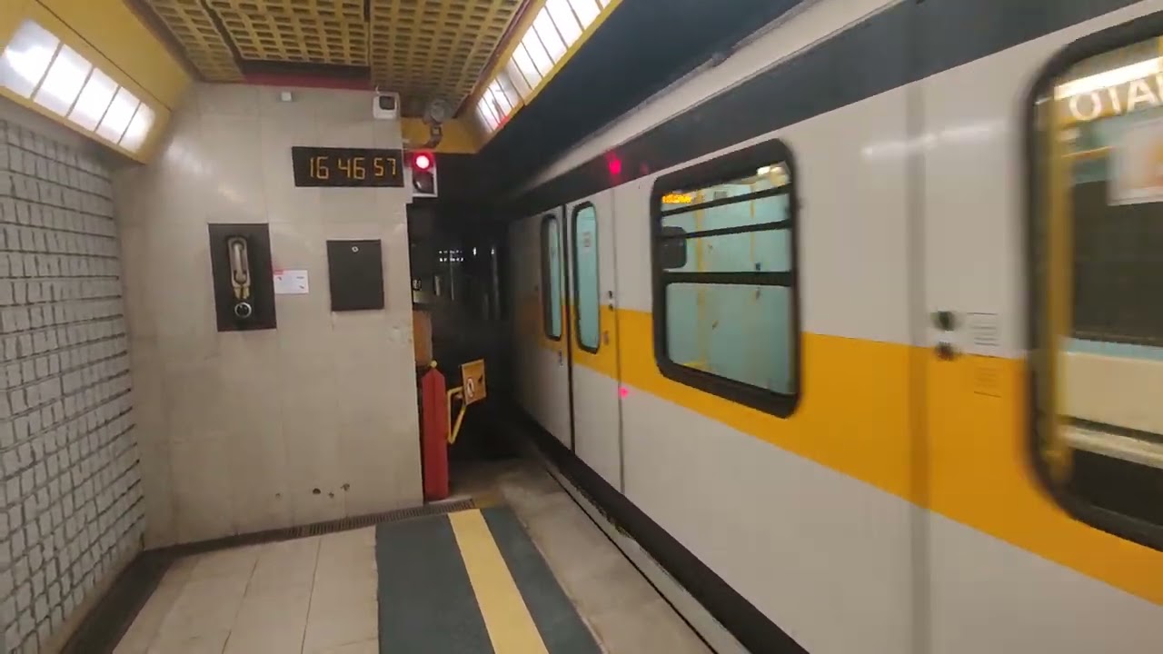 Metropolitana M3 Milano  in arrivo san donato#stazione#milano#atm