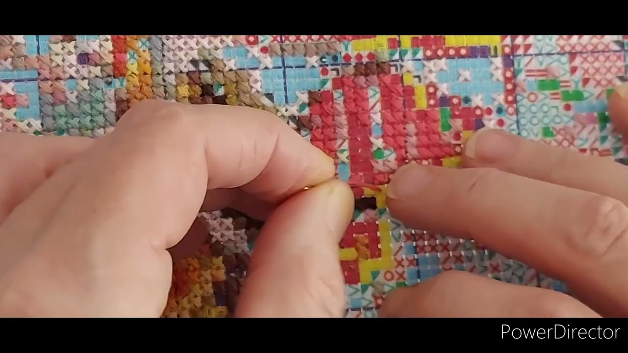 on brode toile 9ct partenariat +tag hiver #crosstitch #vipcrossstitch   @chtitezaz
