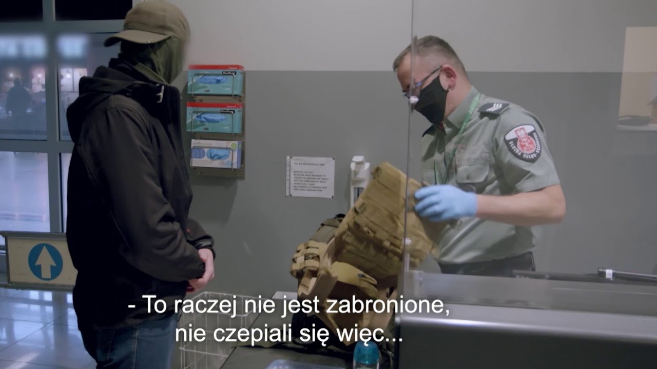 Woził n&oacute;ż i kamizelkę w bagażu podręcznym! | Nic do ukrycia