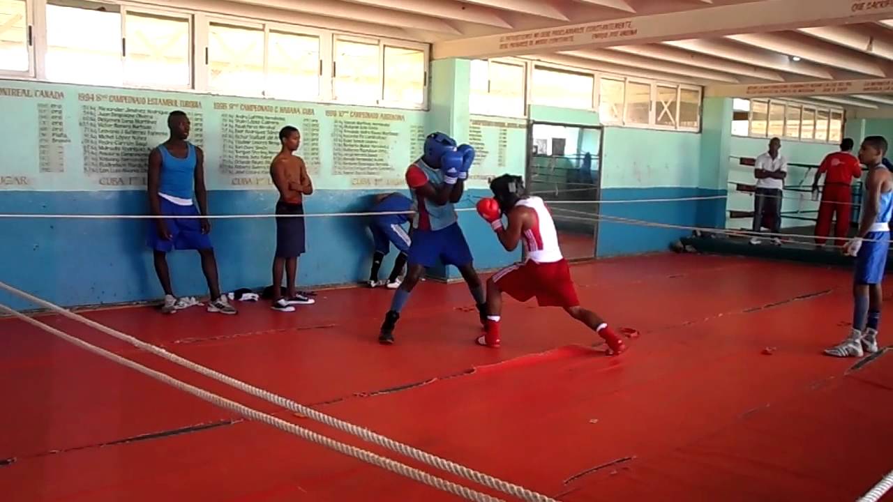 Luigi Miranda sparring con seleccion juevnil CUBA