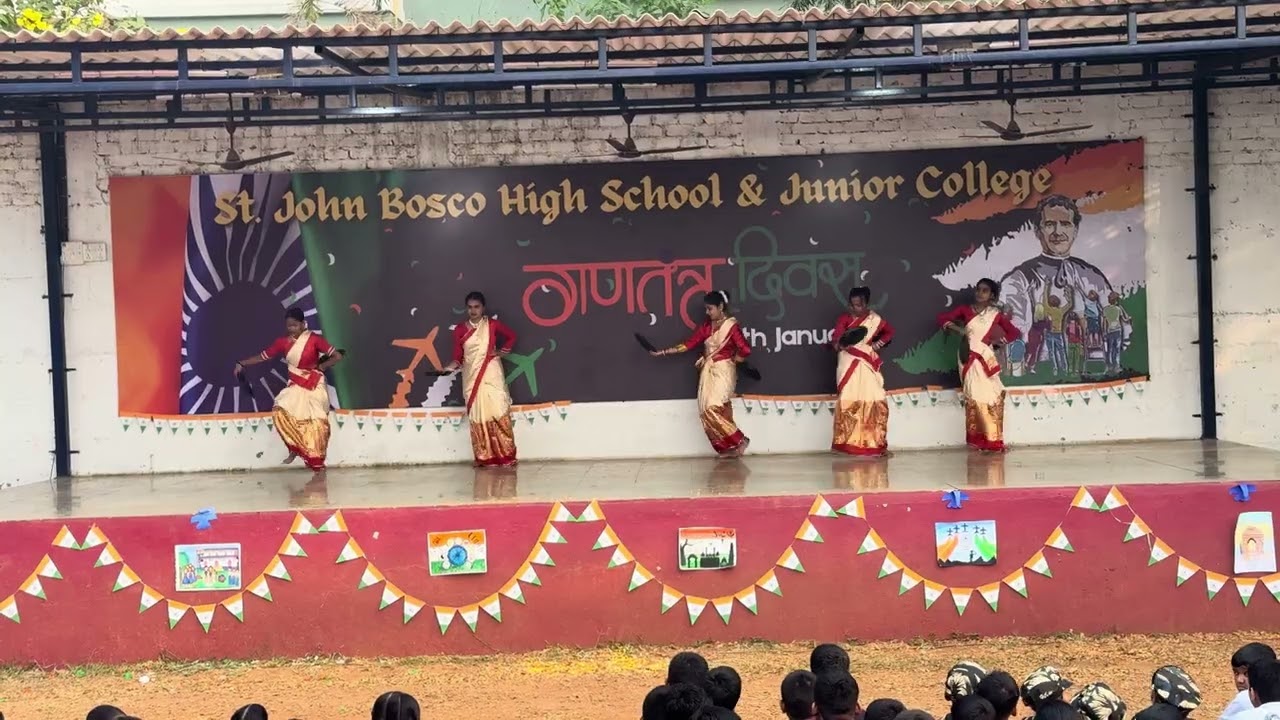 Bihu Dance Performance by 11th Standard Girls🧑🏻‍🌾🌾🩷26th January Republic Day Celebration🇮🇳