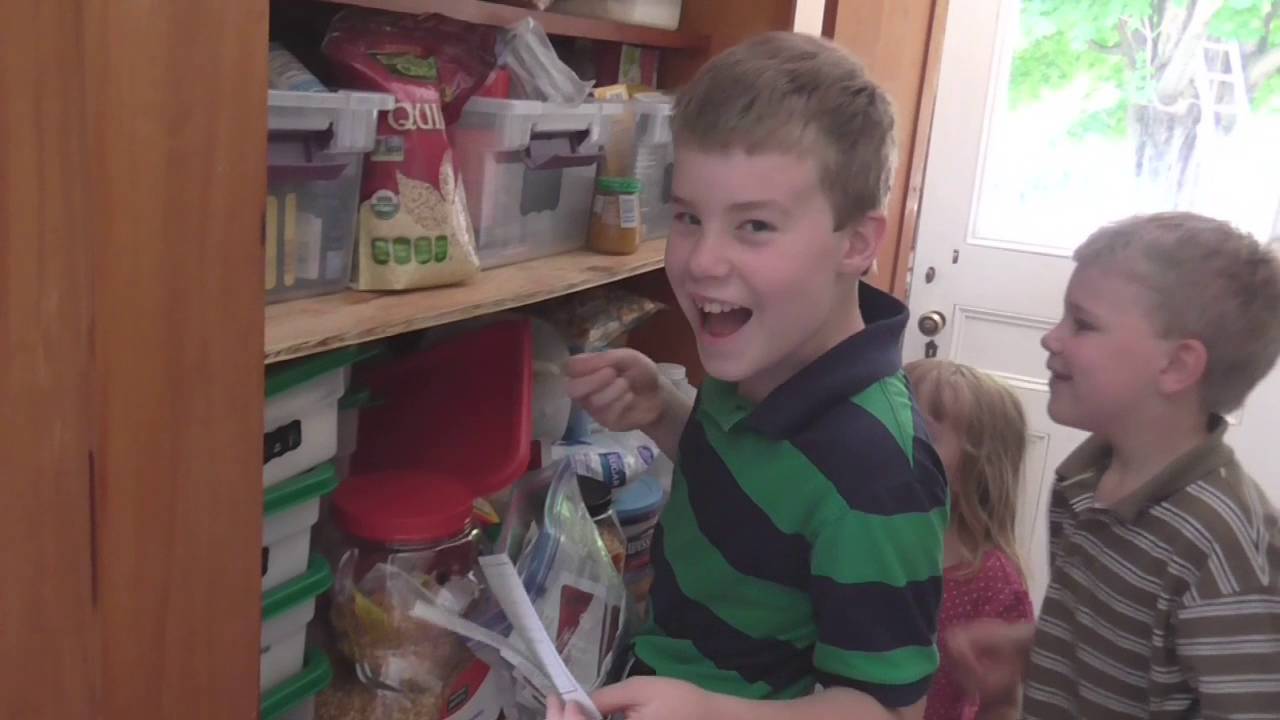 Surprise Pregnancy Reveal To Older Kids: Puzzle Scavenger Hunt