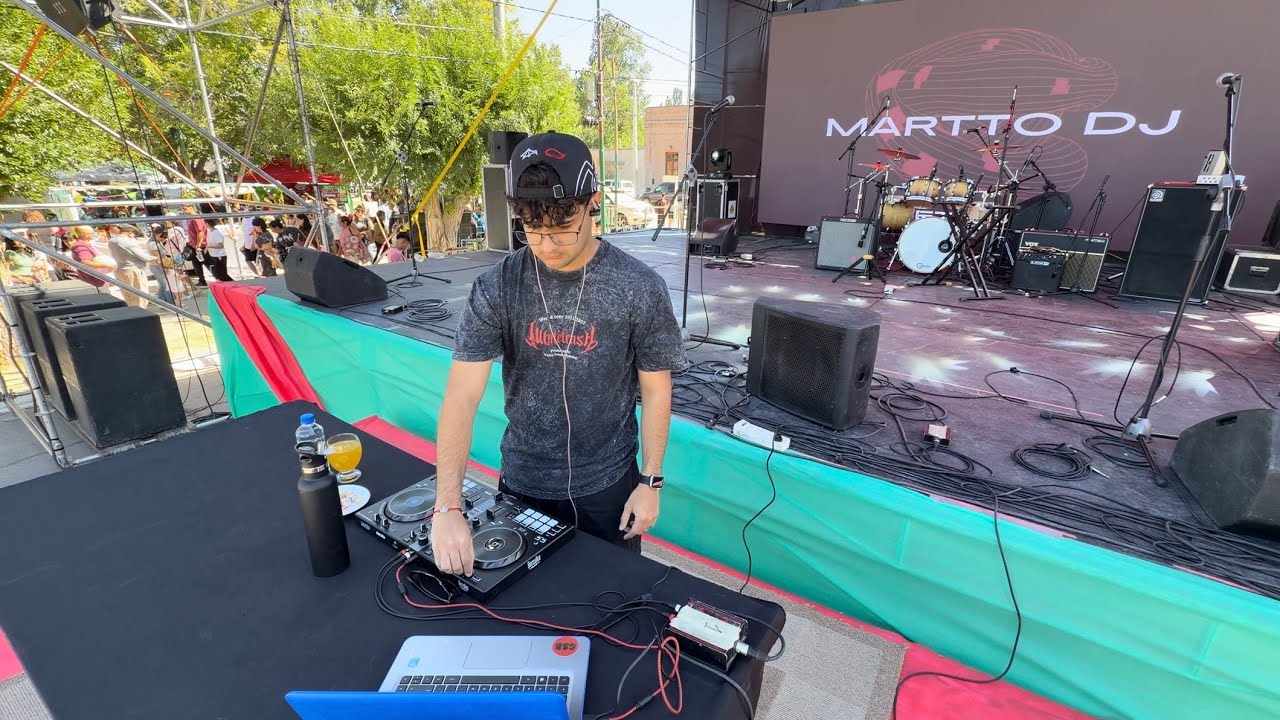 SET VOL. 002 - Reggeaton Viejo pero en Tech - MARTTO DJ