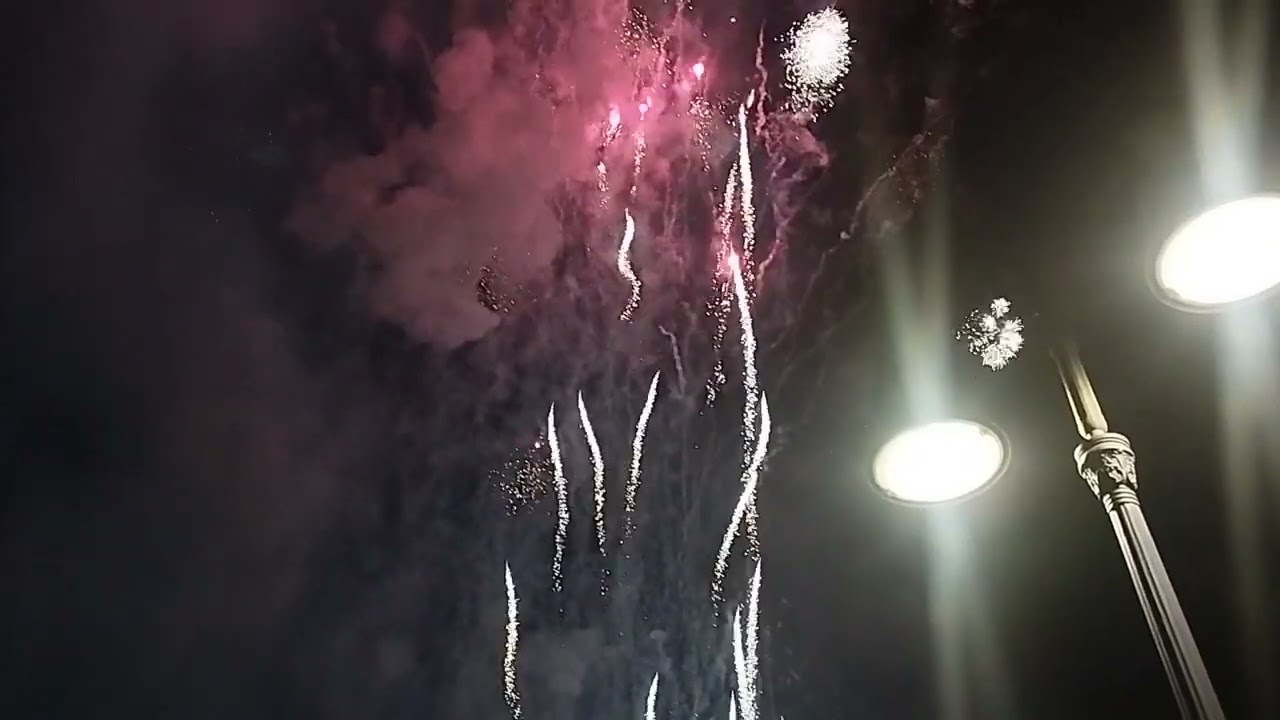 احتفال fallas في فالنسيا إسبانيا 🇪🇸❤️💙🌊