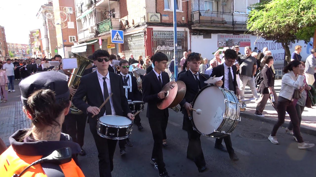 Banda de la Escuela Municipal de Música Manuel Rodríguez Sales de Leganés: Pasan los Campanilleros