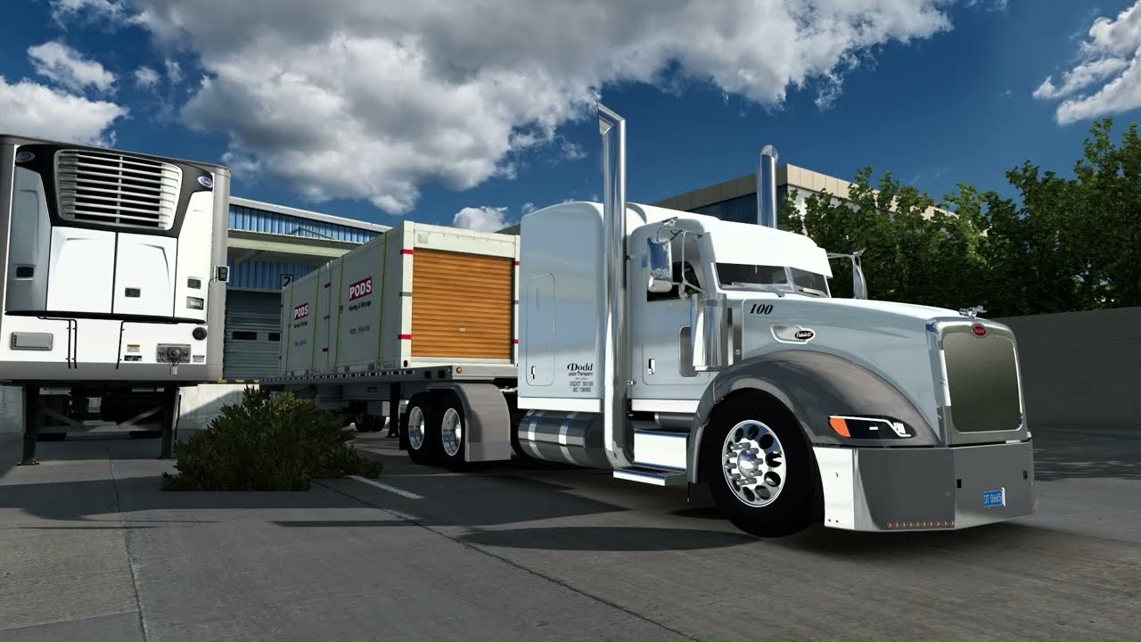 Tamani's Peterbilt 386 Hauling Hurricane Relief Items