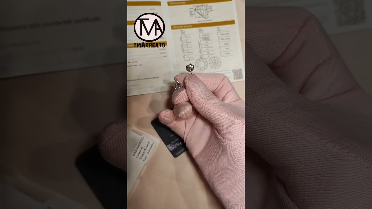 Серьги - пусеты. Серебро покрыто платиной. Муассанит 2 карата