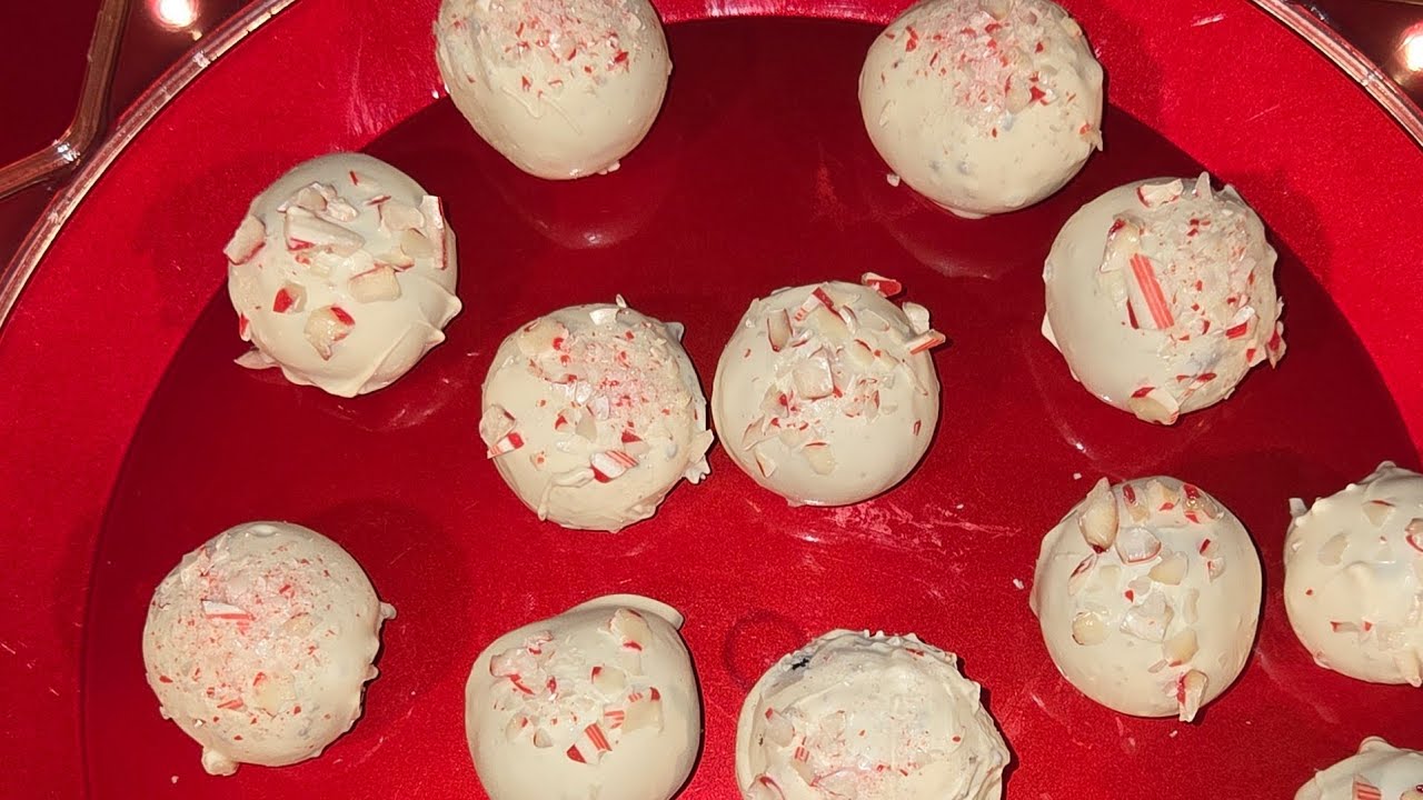 No-Bake  Peppermint Snowballs 