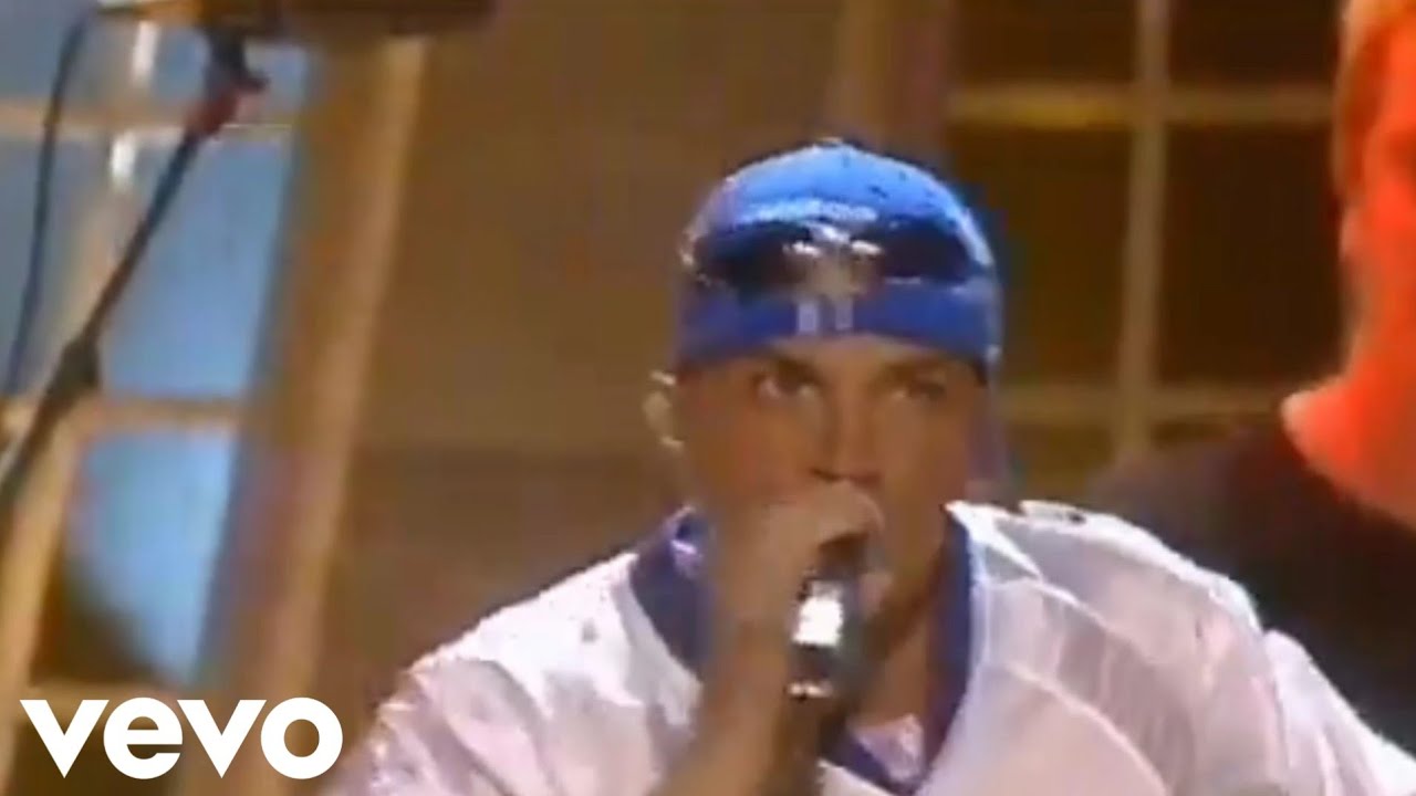 Peter Andre - Mysterious Girl (Live At Disney Channel Kids Awards 2004)