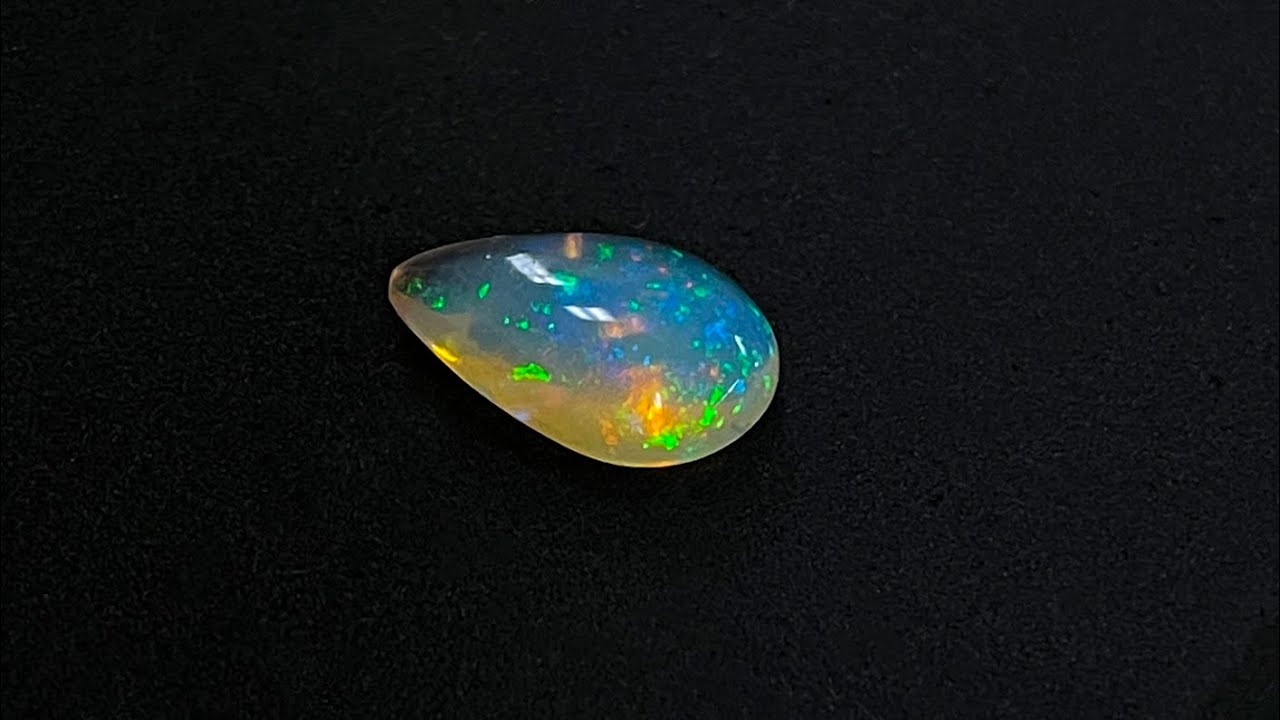 How to Remove a Scratch From Opals and Polish