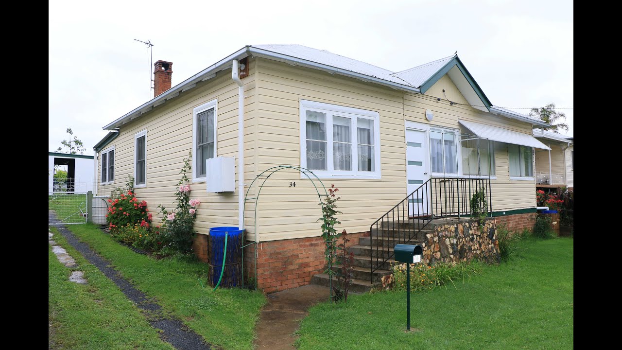 House with Backyard Gardens For Sale in Tumut NSW 2720
