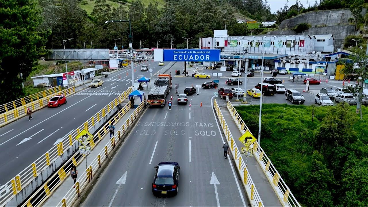 Ecuador impone a Colombia un arancel de 30% por falta de cooperación en seguridad | AFP