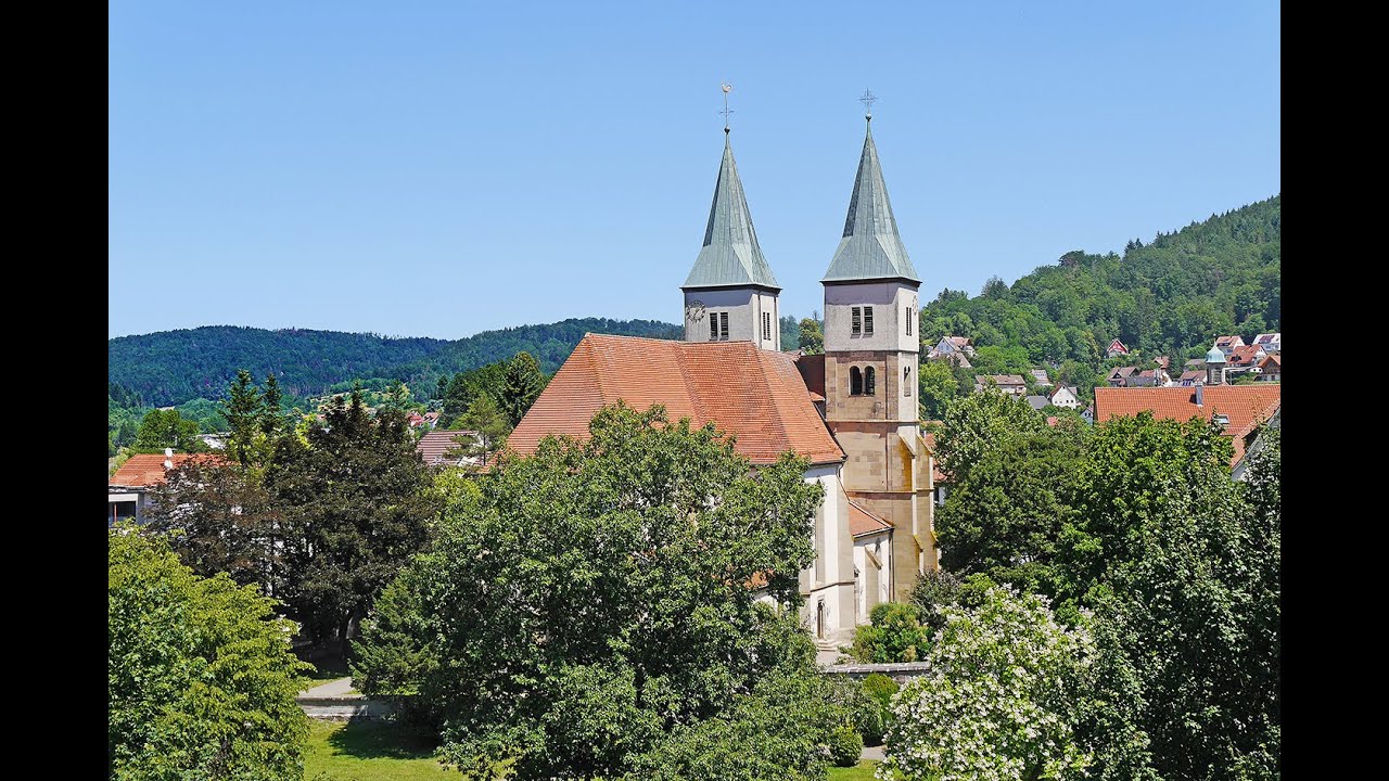 Stadtkirche Murrhardt mit Glockenläuten