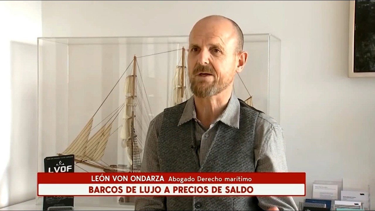 León von Ondarza en noticias Cuatro sobre el yate el yate varado en las costas frente a Son Servera