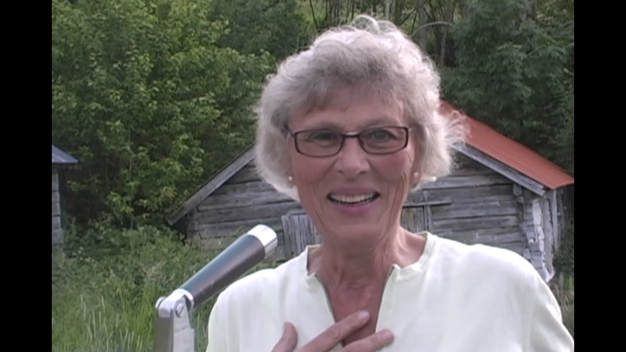 Tove Rye (f. 1935) | Forteller Jule-historie på søskenbarn treff i Rye slekta | 2005