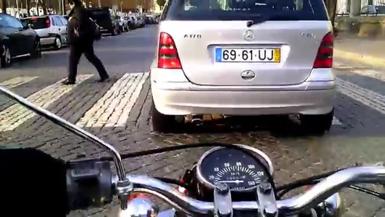 Passeio de mota (Yamaha A7)- Apresentação