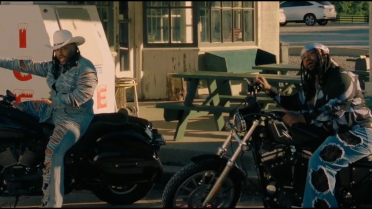 The Kentucky Gentlemen - Made For Movin' On (Official Music Video)