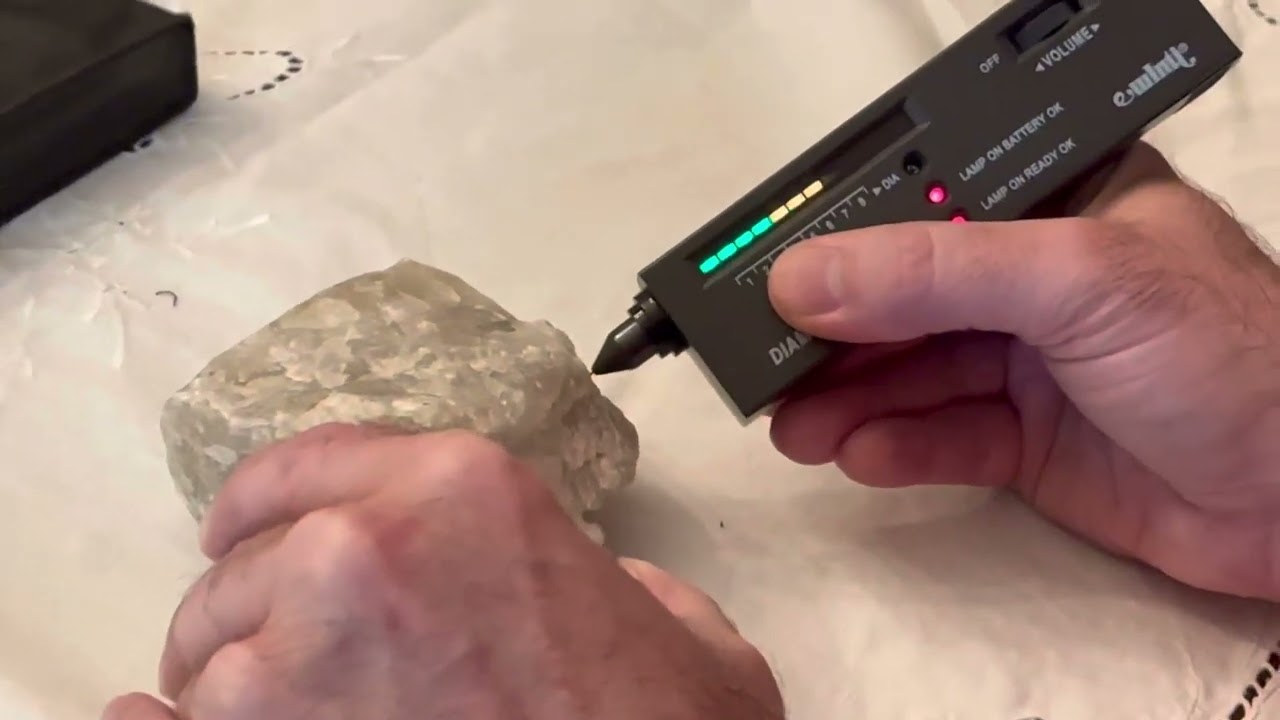 Diamond Tester on Raw Quartz  #diamonds #diamondtester