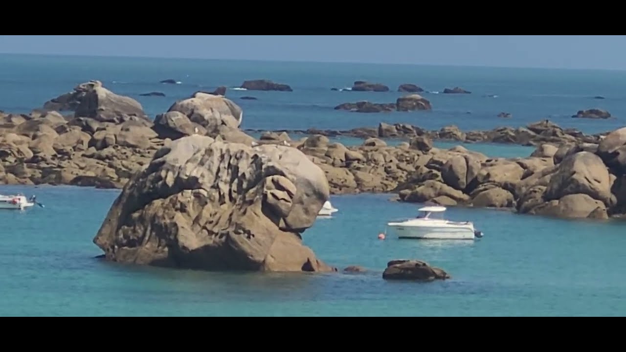La plage de noderven rudeloc à Kerlouan