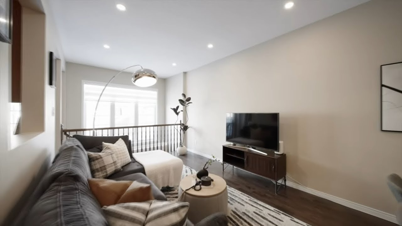 575 ASHBOURNE CRES - Barrhaven, Ottawa - 3 - Bedroom Town home for Sale | Golf course Community