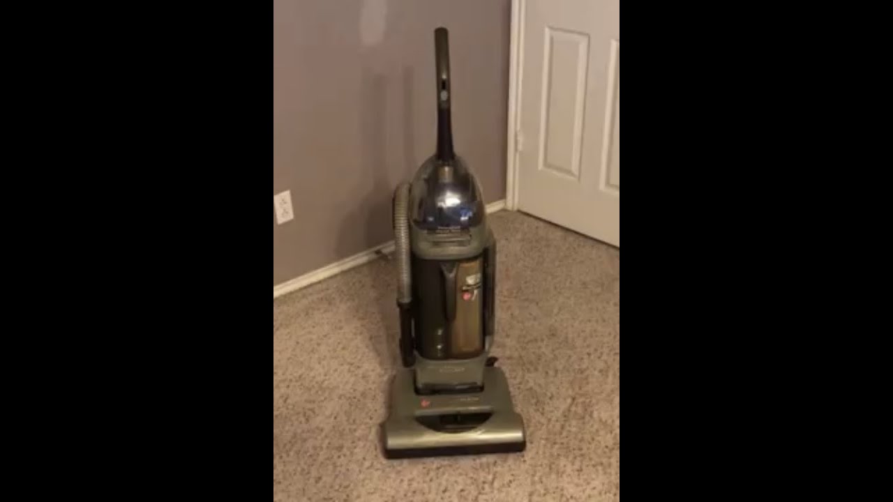 Вертикальный пылесос Hoover Windtunnel с двумя камерами без мешка для сбора пыли U5752-900