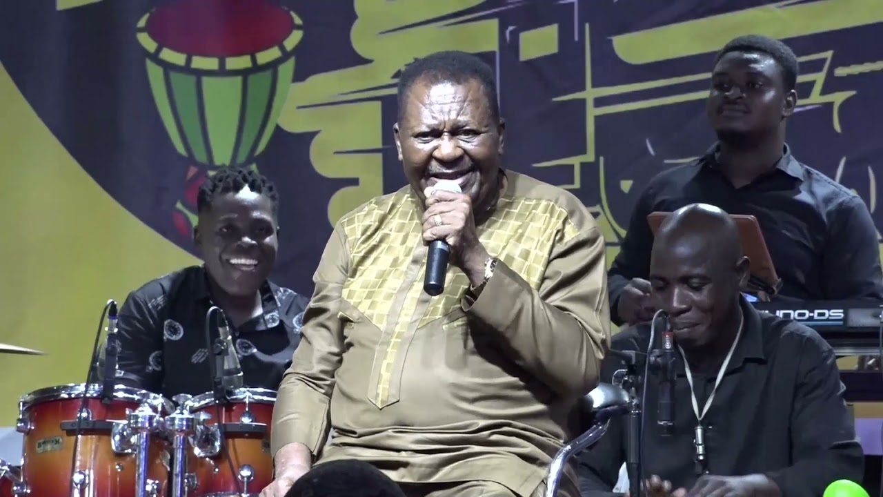 AB Crentsil Live - Moses