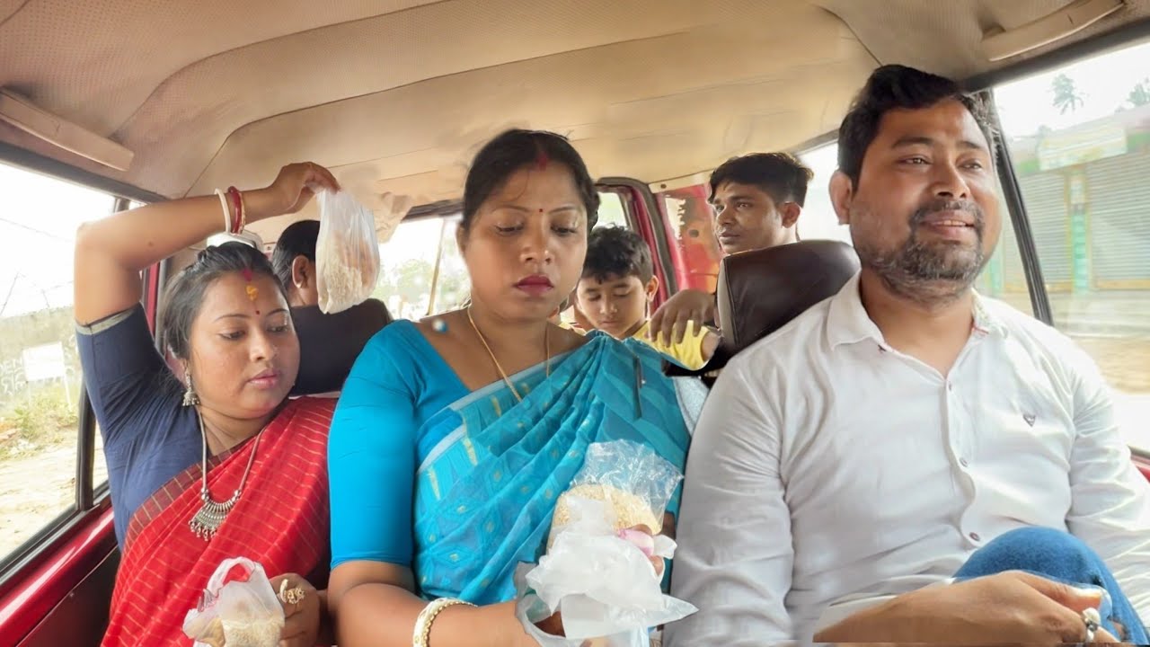 পুরী বেড়াতে গিয়ে গাড়িতেই মুড়ি সিঙ্গারা কাঁচালঙ্কা দিয়ে টিফিনটা সেরে নিলাম||Puri tour||Bengali vlog