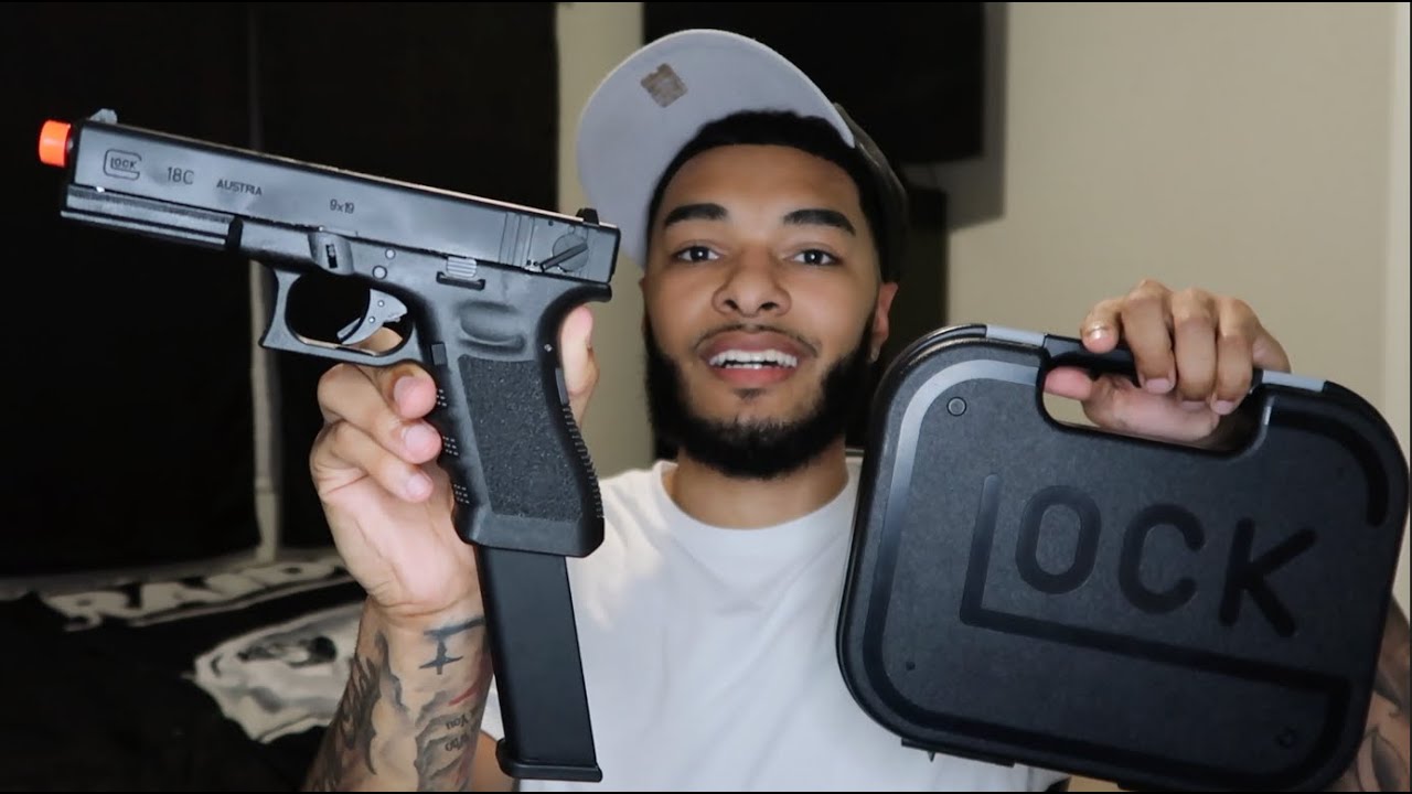 Распаковка полностью автоматического пневматического пистолета Glock 18c