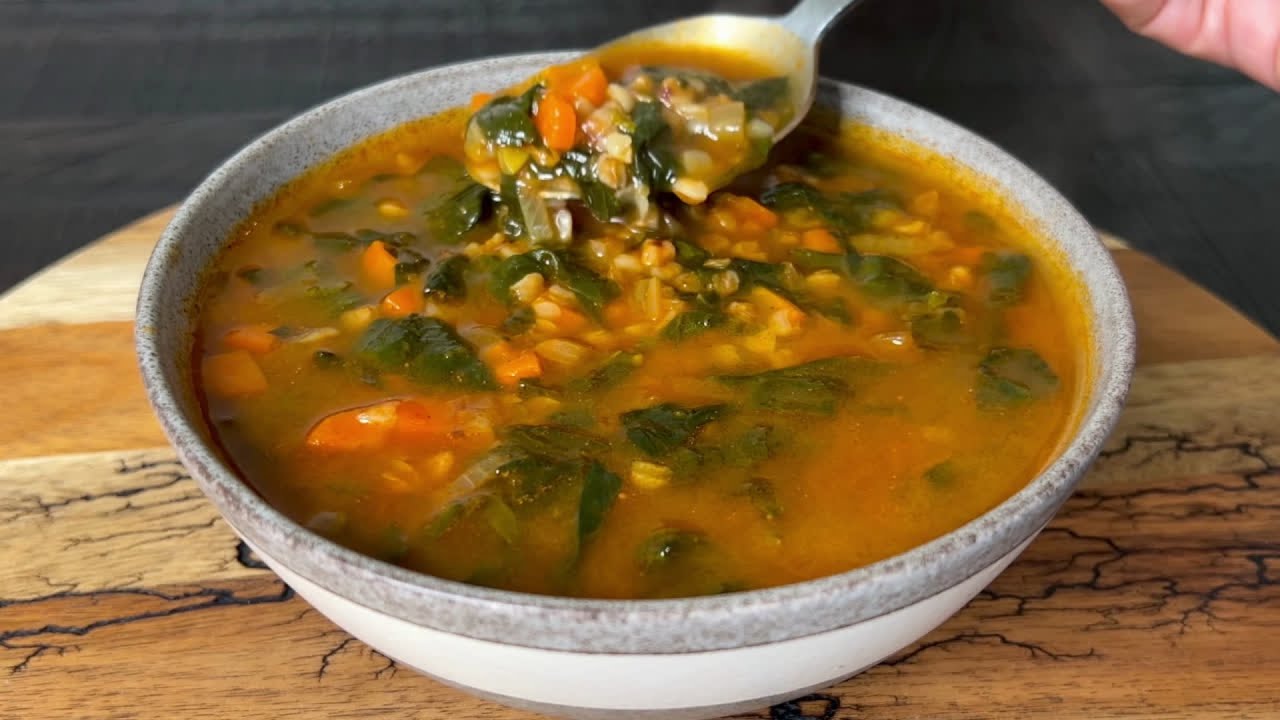 Heal your stomach with this delicious buckwheat and spinach soup recipe