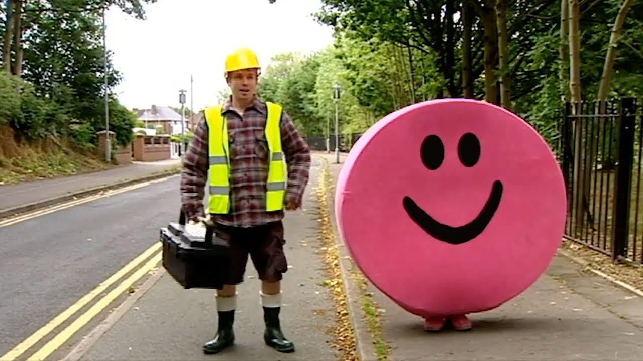 The Shapes Dance! (BUILDER EDITION 👷) - Mister Maker