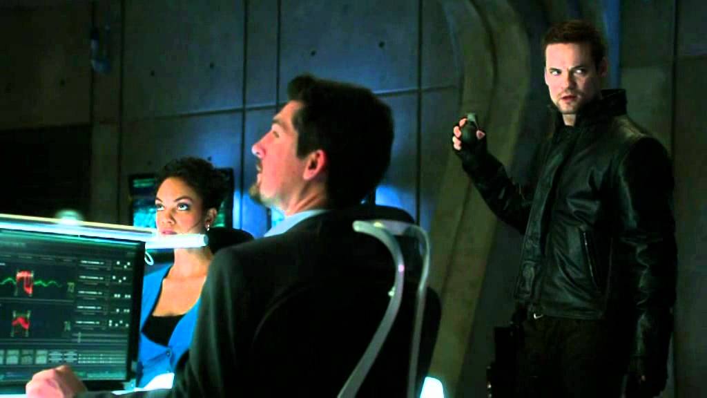 Nikita 2x23 - Nikita & Percy - 