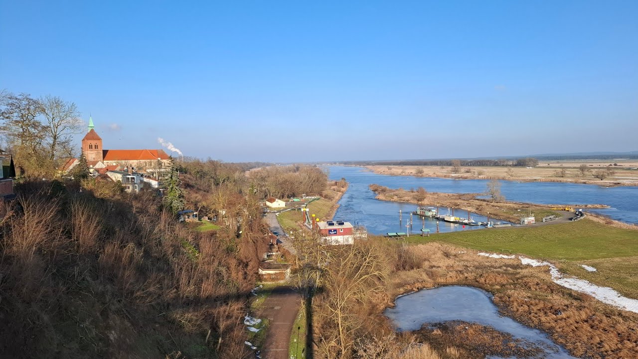 Arneburg (Elbe) bei eisigem Ostwind auf der Aussichtsplattform im Januar 2026