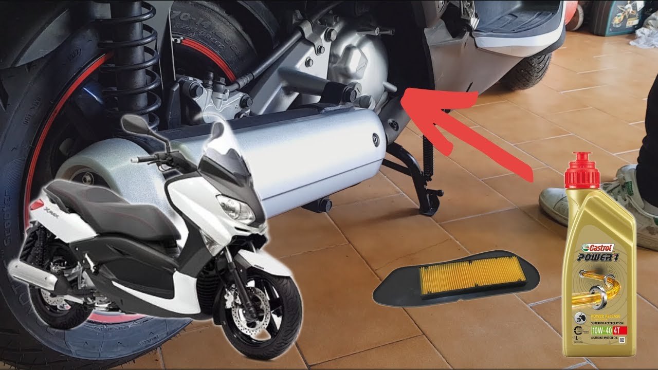 Sostituzione olio e filtro aria Yamaha X-Max / Yamaha X-Max oil and air filter replacement.