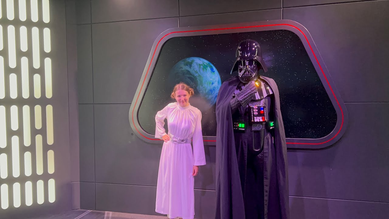 Emma as Princess Leia Meets Darth Vader | Walt Disney World 2022 | Emma Cole
