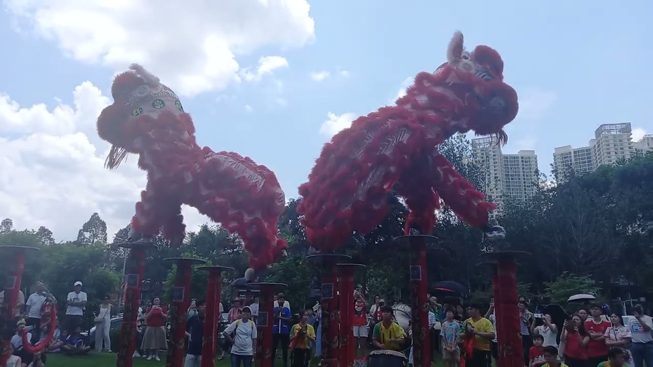 Acrobatic Lion Dance at Desa Parkcity Damansara Show Gallery (CP2) on 1 Mar 26 (CNY Day 13 - 年十三)