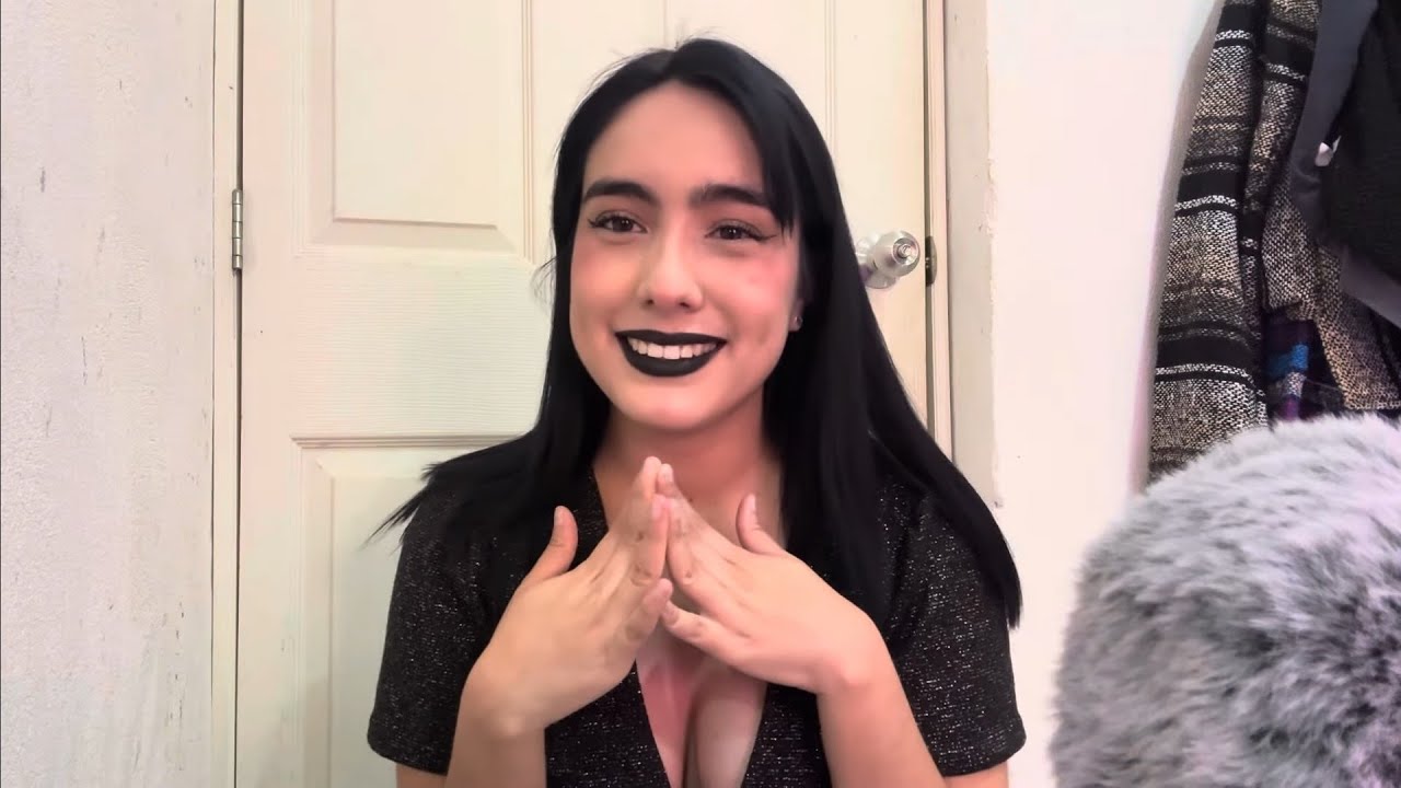 ASMR - Tu novia gótica te consiente/Cantos,masaje y besos